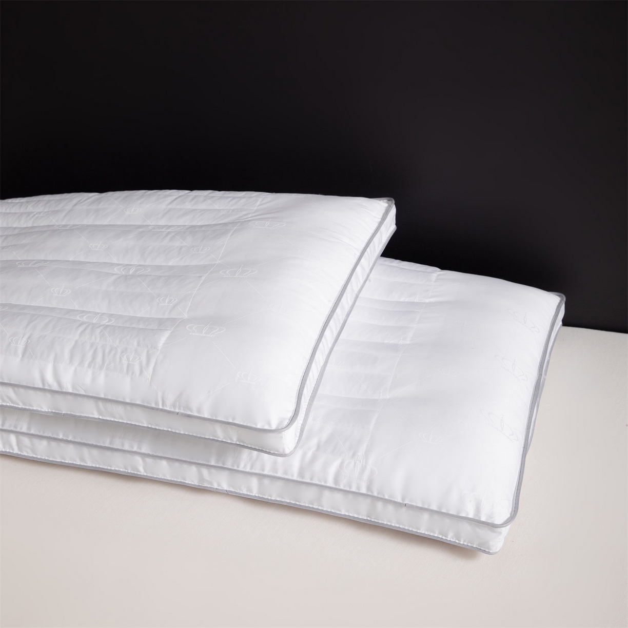 91家纺网 家纺一手货源 找家纺 （总）麦肯锡 2025新款皇冠蚕丝决明子枕枕头枕芯