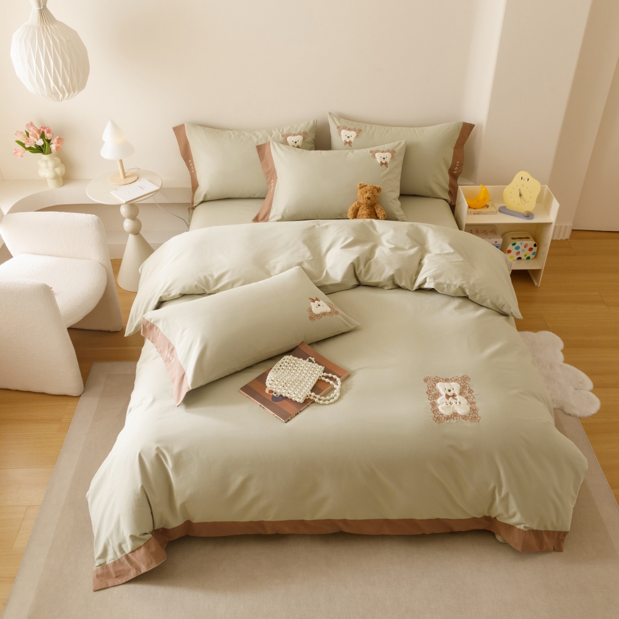 91家纺网 家纺一手货源 找家纺 （总）艾莱家纺 2025新款A类新疆长绒棉纯棉加厚柔顺磨毛贴布绣四件套-奶芙