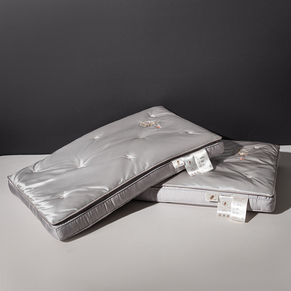 91家纺网 家纺一手货源 找家纺 （总）麦肯锡 2025新款九福蚕丝刺绣枕枕头枕芯