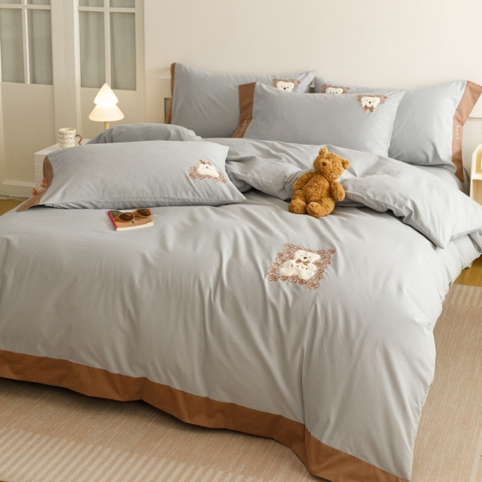 91家纺网 家纺一手货源 找家纺 （总）艾莱家纺 2025新款A类新疆长绒棉纯棉加厚柔顺磨毛贴布绣四件套-奶芙