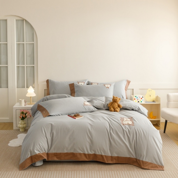 91家纺网 家纺一手货源 找家纺 艾莱家纺 2025新款A类新疆长绒棉纯棉加厚柔顺磨毛贴布绣四件套-奶芙 奶芙-悠兰