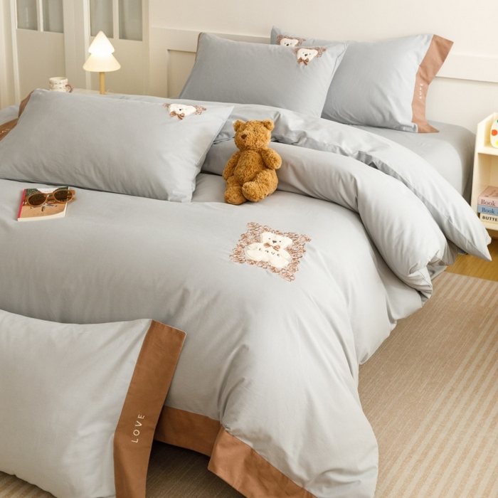 91家纺网 家纺一手货源 找家纺 艾莱家纺 2025新款A类新疆长绒棉纯棉加厚柔顺磨毛贴布绣四件套-奶芙 奶芙-悠兰