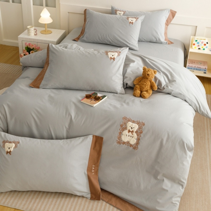 91家纺网 家纺一手货源 找家纺 艾莱家纺 2025新款A类新疆长绒棉纯棉加厚柔顺磨毛贴布绣四件套-奶芙 奶芙-悠兰