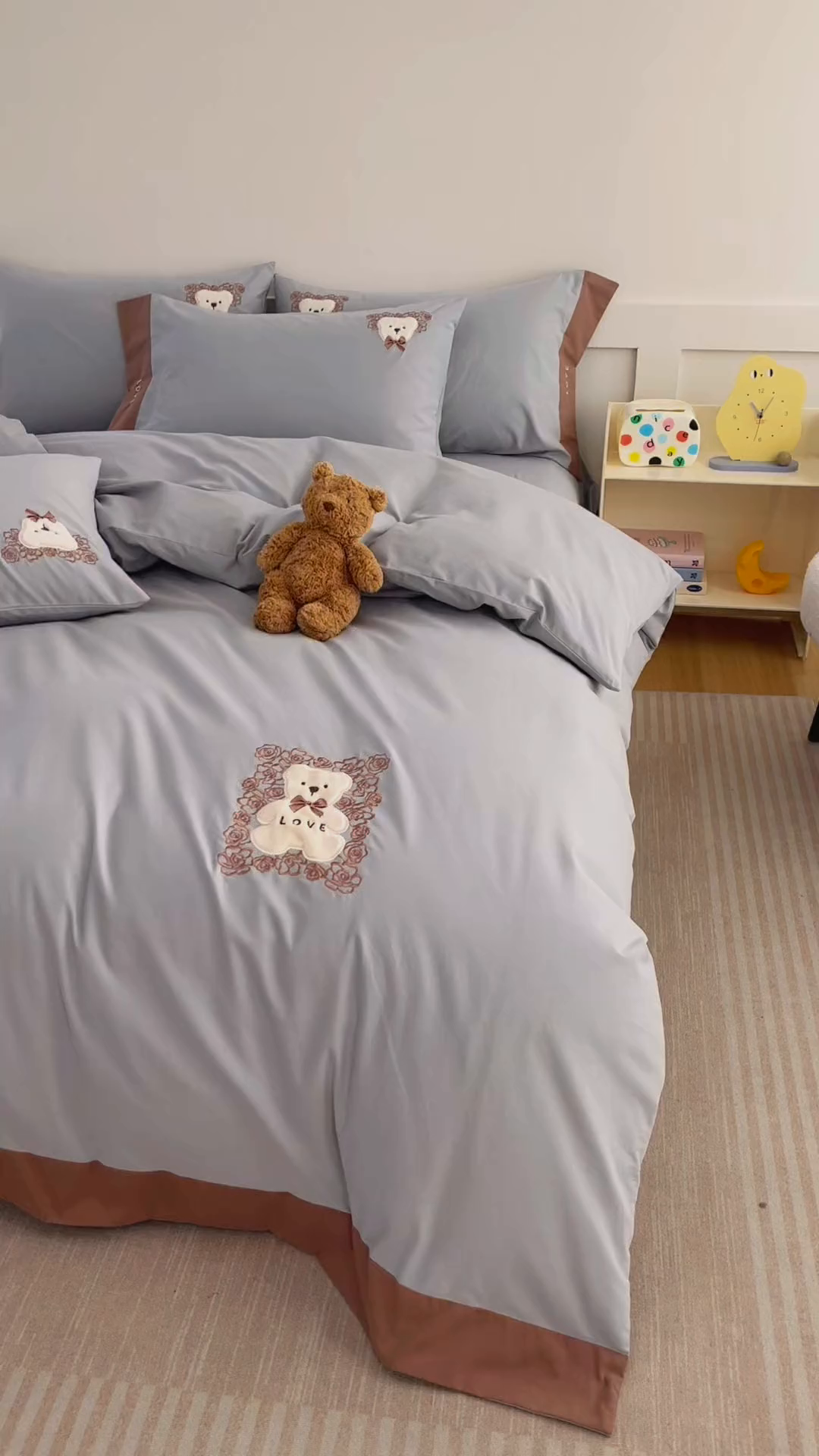 91家纺网 家纺一手货源 找家纺 艾莱家纺 2025新款A类新疆长绒棉纯棉加厚柔顺磨毛贴布绣四件套-奶芙 奶芙-悠兰