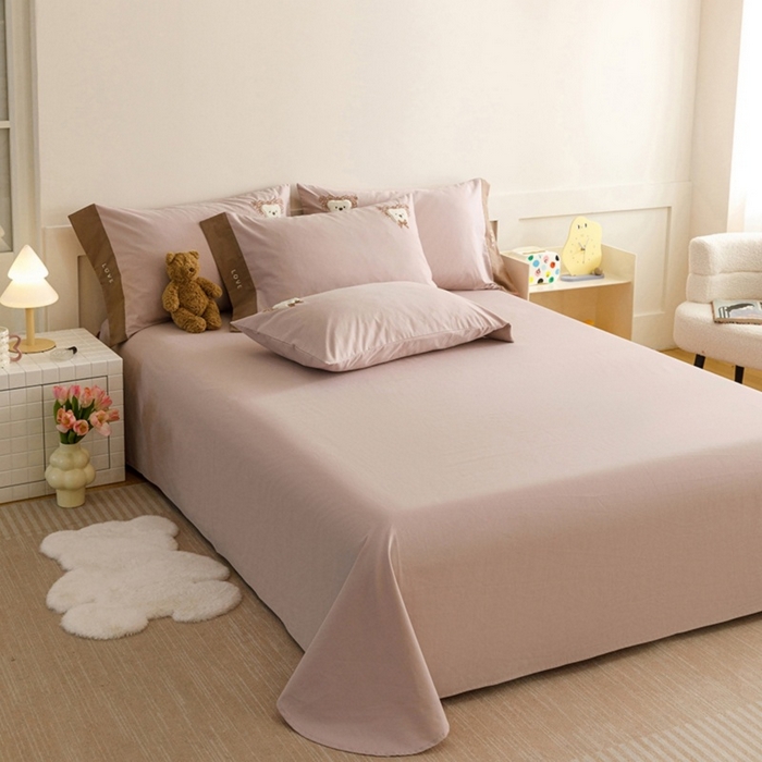 91家纺网 家纺一手货源 找家纺 艾莱家纺 2025新款A类新疆长绒棉纯棉加厚柔顺磨毛贴布绣四件套-奶芙 奶芙-紫粉