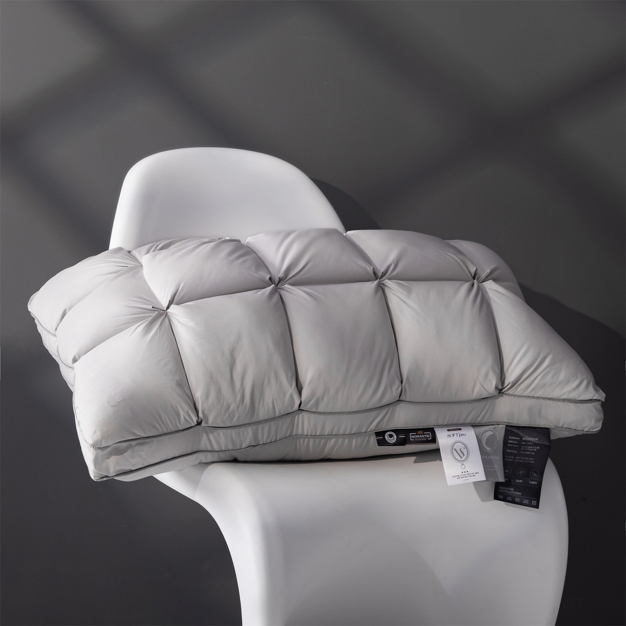 91家纺网 家纺一手货源 找家纺 （总）麦肯锡 2025新款星级方格酒店羽丝绒枕枕头枕芯