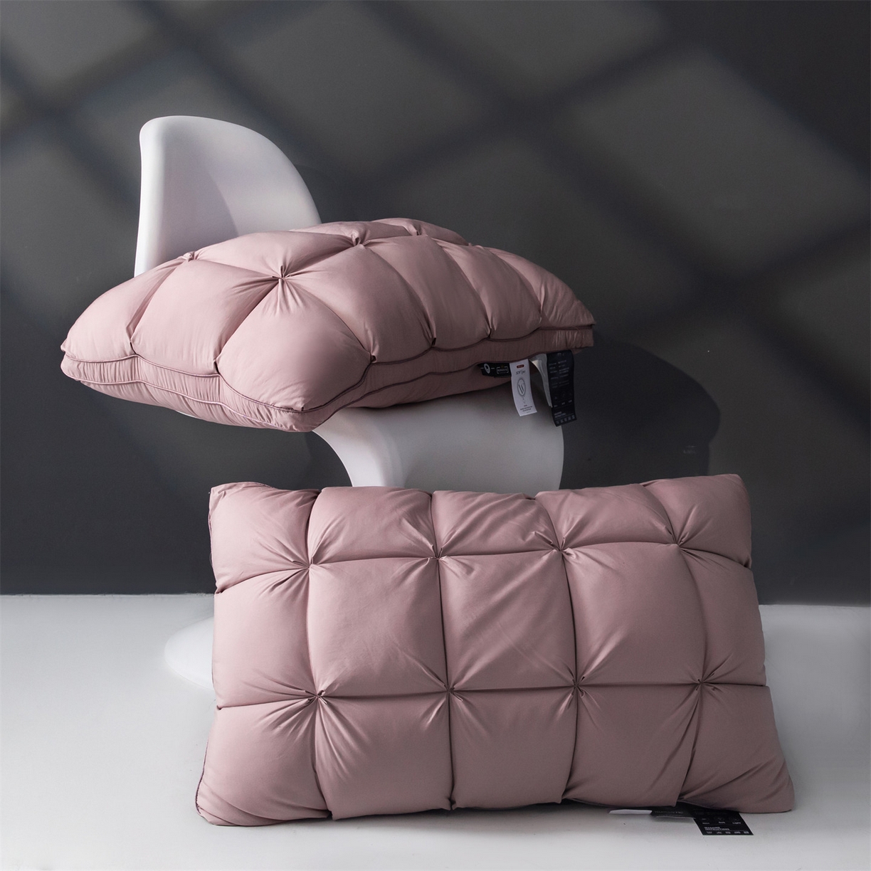 91家纺网 家纺一手货源 找家纺 麦肯锡 2025新款星级方格酒店羽丝绒枕枕头枕芯 星级方格酒店羽丝绒枕-粉色