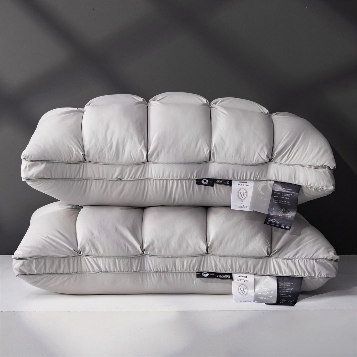 91家纺网 家纺一手货源 找家纺 麦肯锡 2025新款星级方格酒店羽丝绒枕枕头枕芯 星级方格酒店羽丝绒枕-灰色