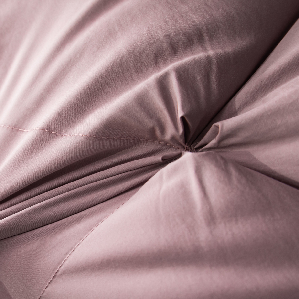 91家纺网 家纺一手货源 找家纺 麦肯锡 2025新款星级方格酒店羽丝绒枕枕头枕芯 星级方格酒店羽丝绒枕-粉色