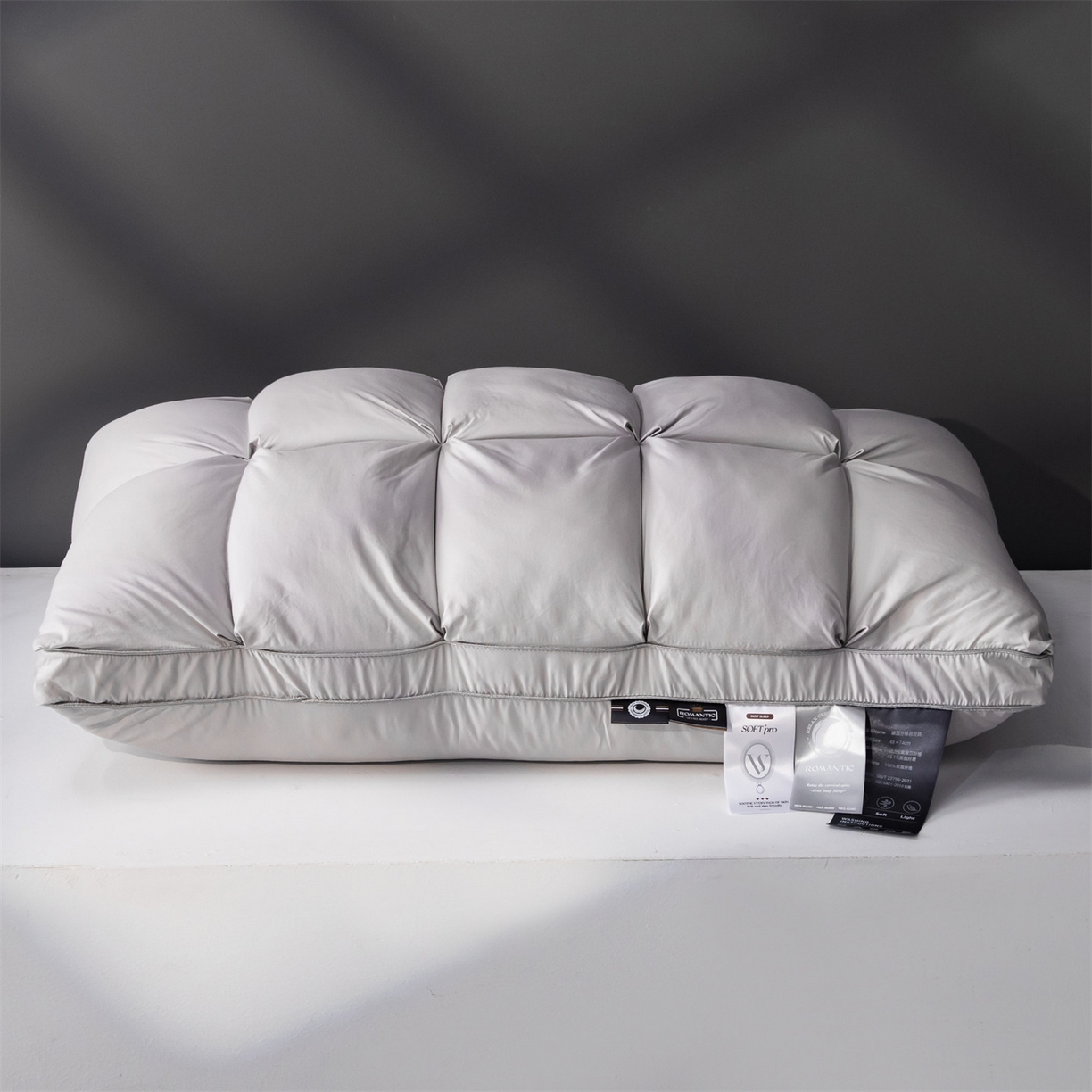 91家纺网 家纺一手货源 找家纺 麦肯锡 2025新款星级方格酒店羽丝绒枕枕头枕芯 星级方格酒店羽丝绒枕-灰色