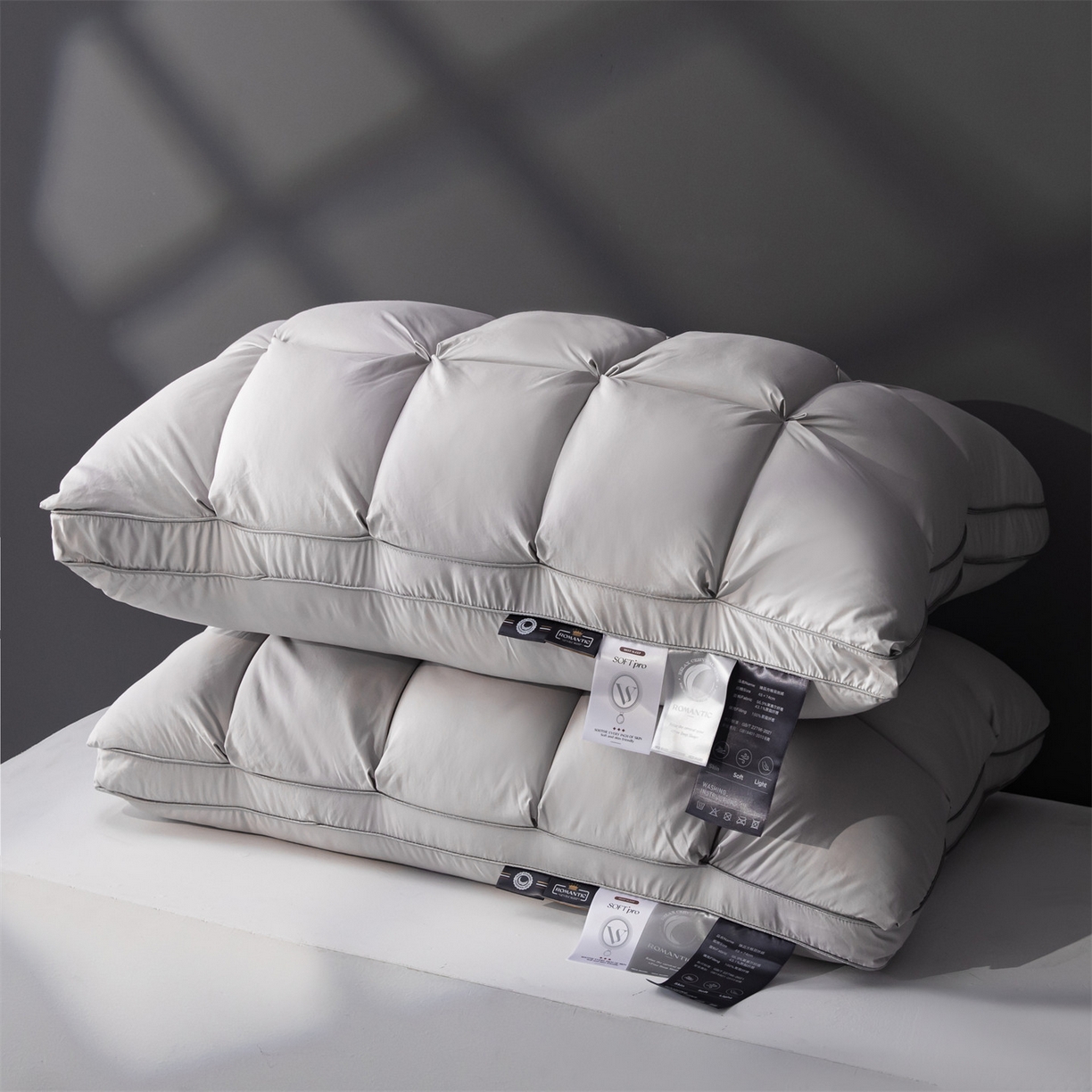 91家纺网 家纺一手货源 找家纺 麦肯锡 2025新款星级方格酒店羽丝绒枕枕头枕芯 星级方格酒店羽丝绒枕-灰色