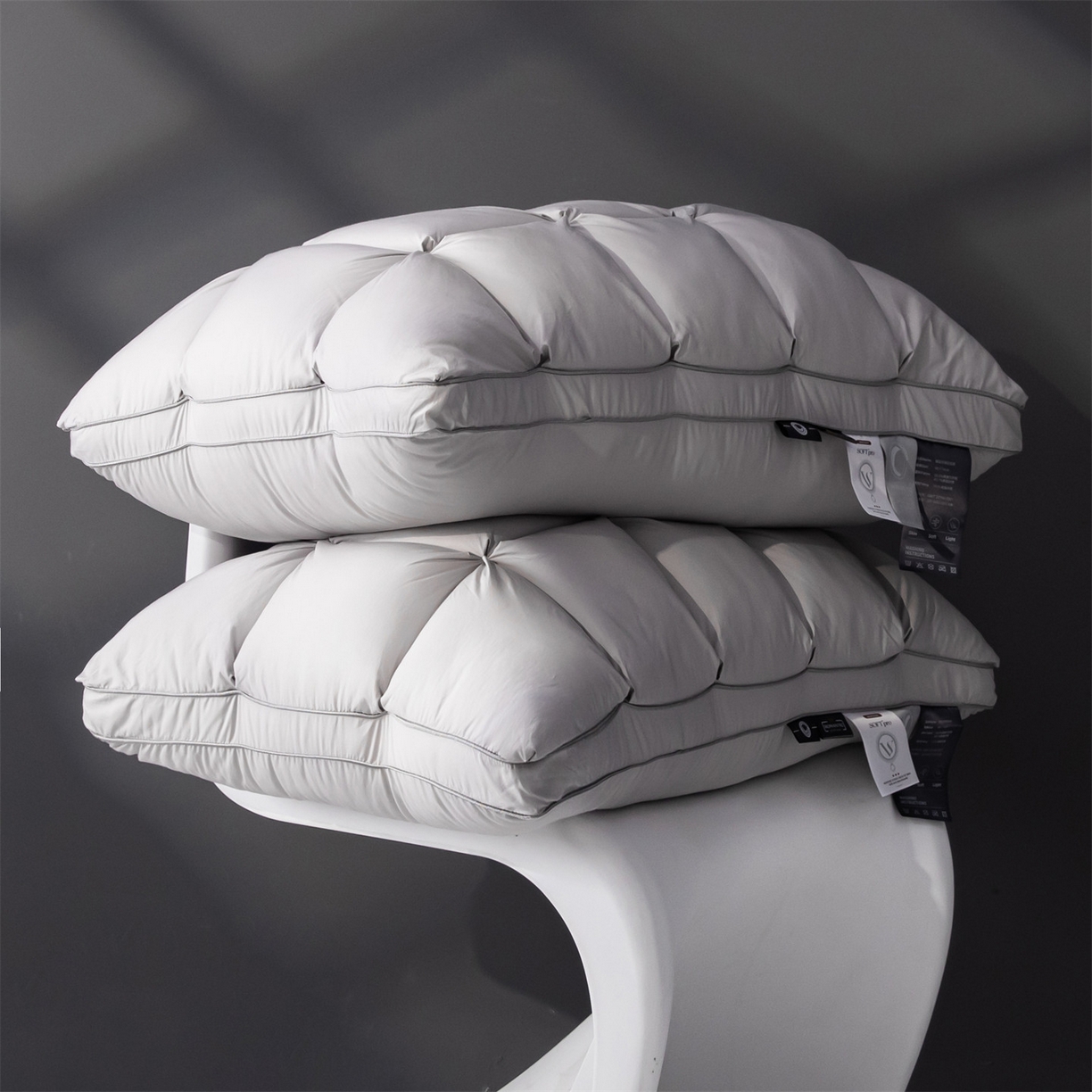 91家纺网 家纺一手货源 找家纺 麦肯锡 2025新款星级方格酒店羽丝绒枕枕头枕芯 星级方格酒店羽丝绒枕-灰色