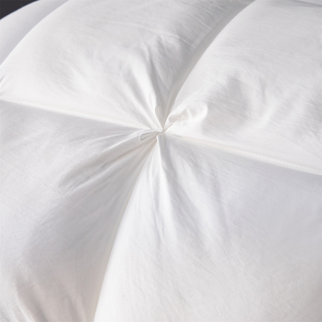 91家纺网 家纺一手货源 找家纺 麦肯锡 2025新款星级方格酒店羽丝绒枕枕头枕芯 星级方格酒店羽丝绒枕-白色