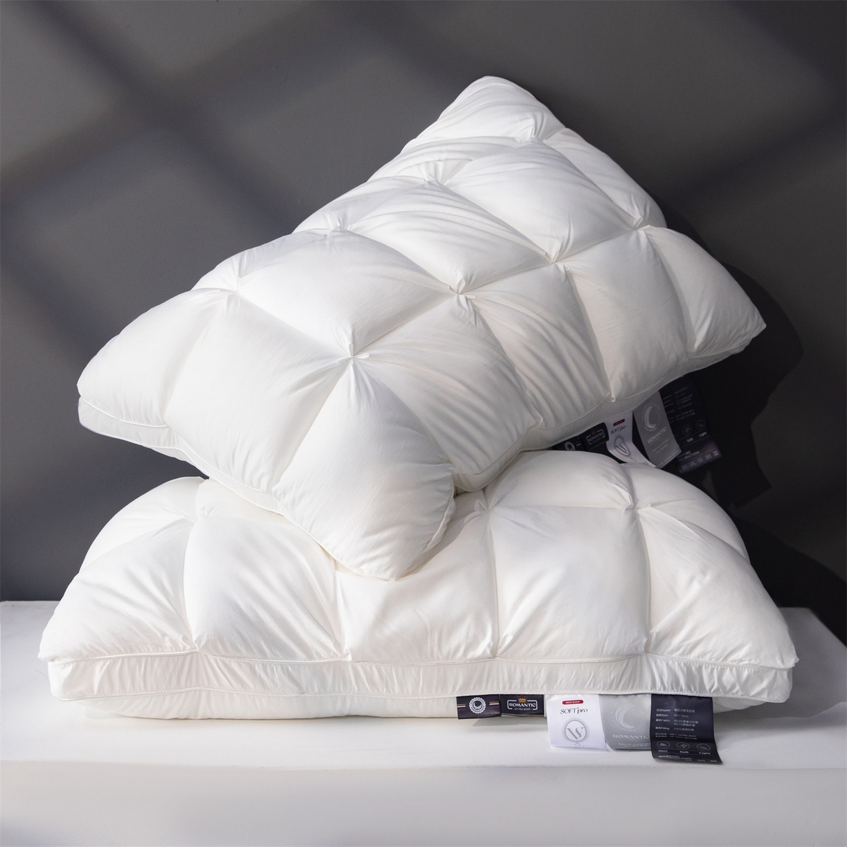 91家纺网 家纺一手货源 找家纺 麦肯锡 2025新款星级方格酒店羽丝绒枕枕头枕芯 星级方格酒店羽丝绒枕-白色