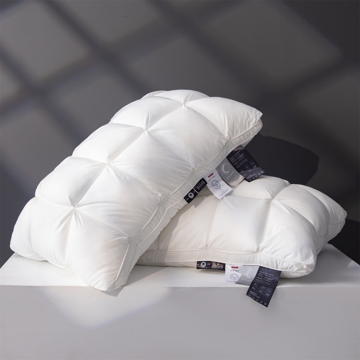 91家纺网 家纺一手货源 找家纺 麦肯锡 2025新款星级方格酒店羽丝绒枕枕头枕芯 星级方格酒店羽丝绒枕-白色