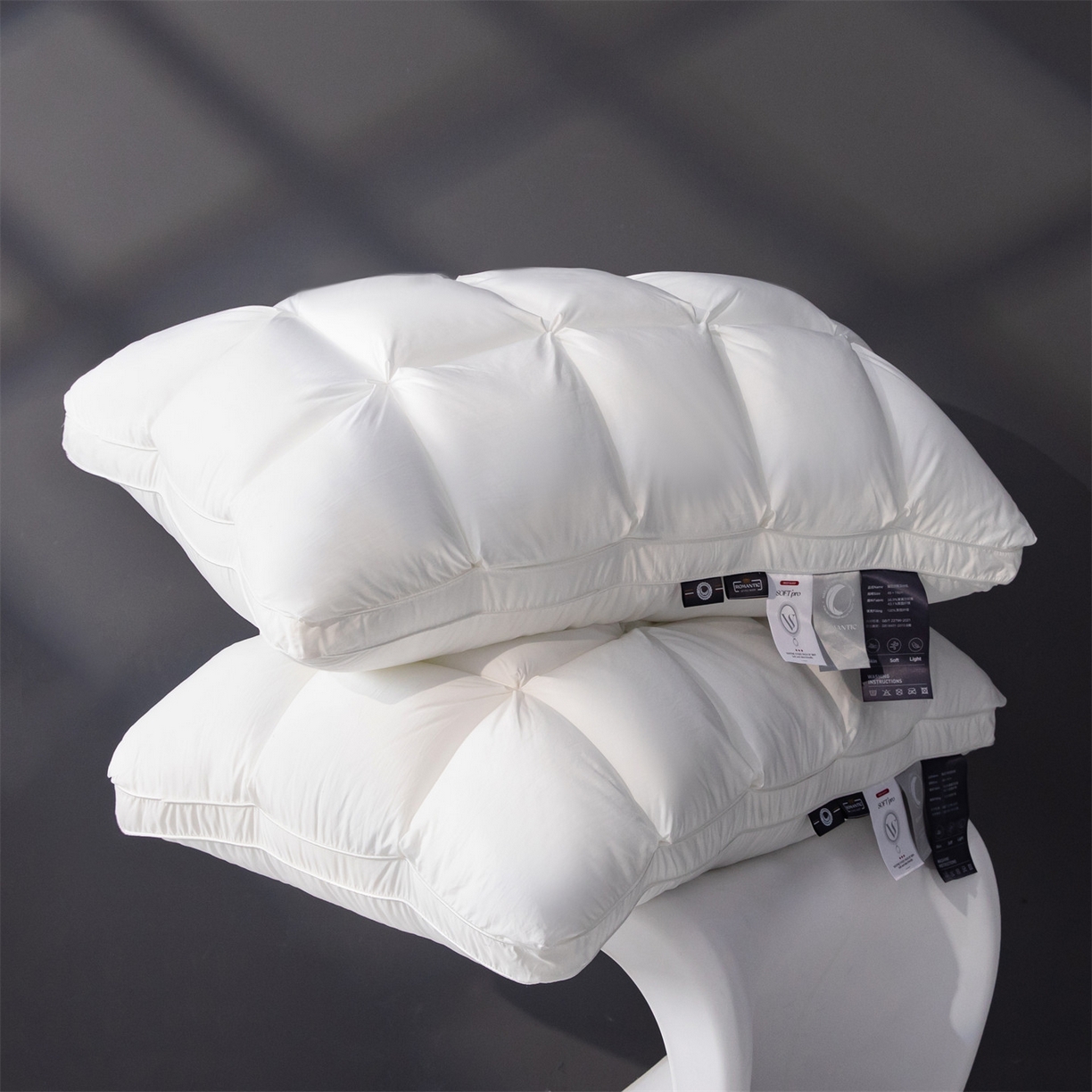 91家纺网 家纺一手货源 找家纺 麦肯锡 2025新款星级方格酒店羽丝绒枕枕头枕芯 星级方格酒店羽丝绒枕-白色