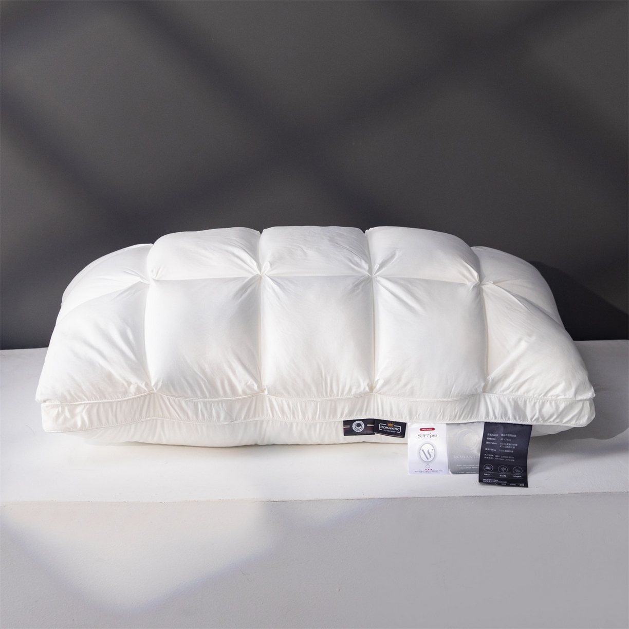 91家纺网 家纺一手货源 找家纺 麦肯锡 2025新款星级方格酒店羽丝绒枕枕头枕芯 星级方格酒店羽丝绒枕-白色