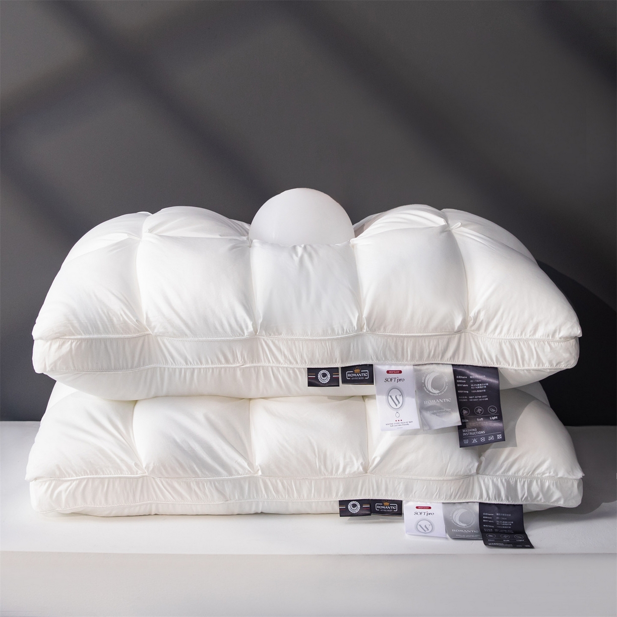 91家纺网 家纺一手货源 找家纺 麦肯锡 2025新款星级方格酒店羽丝绒枕枕头枕芯 星级方格酒店羽丝绒枕-白色