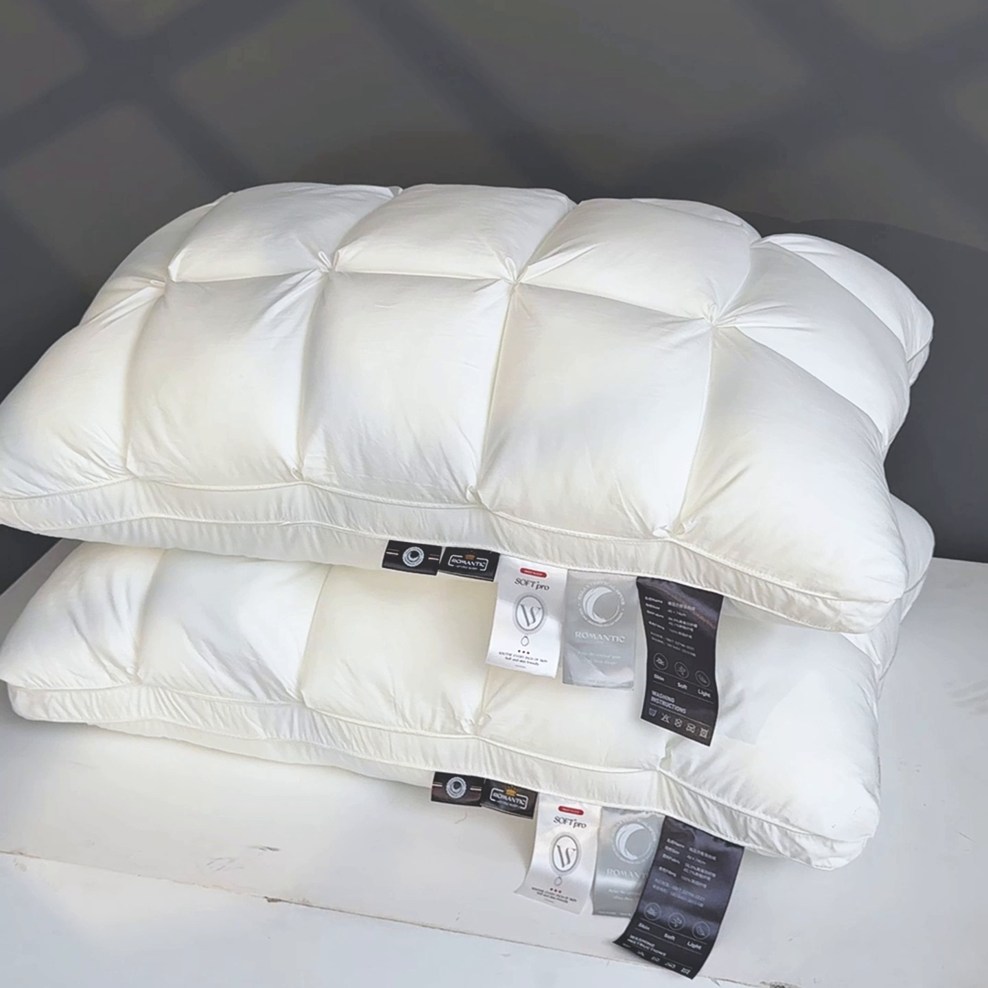 91家纺网 家纺一手货源 找家纺 麦肯锡 2025新款星级方格酒店羽丝绒枕枕头枕芯 星级方格酒店羽丝绒枕-白色