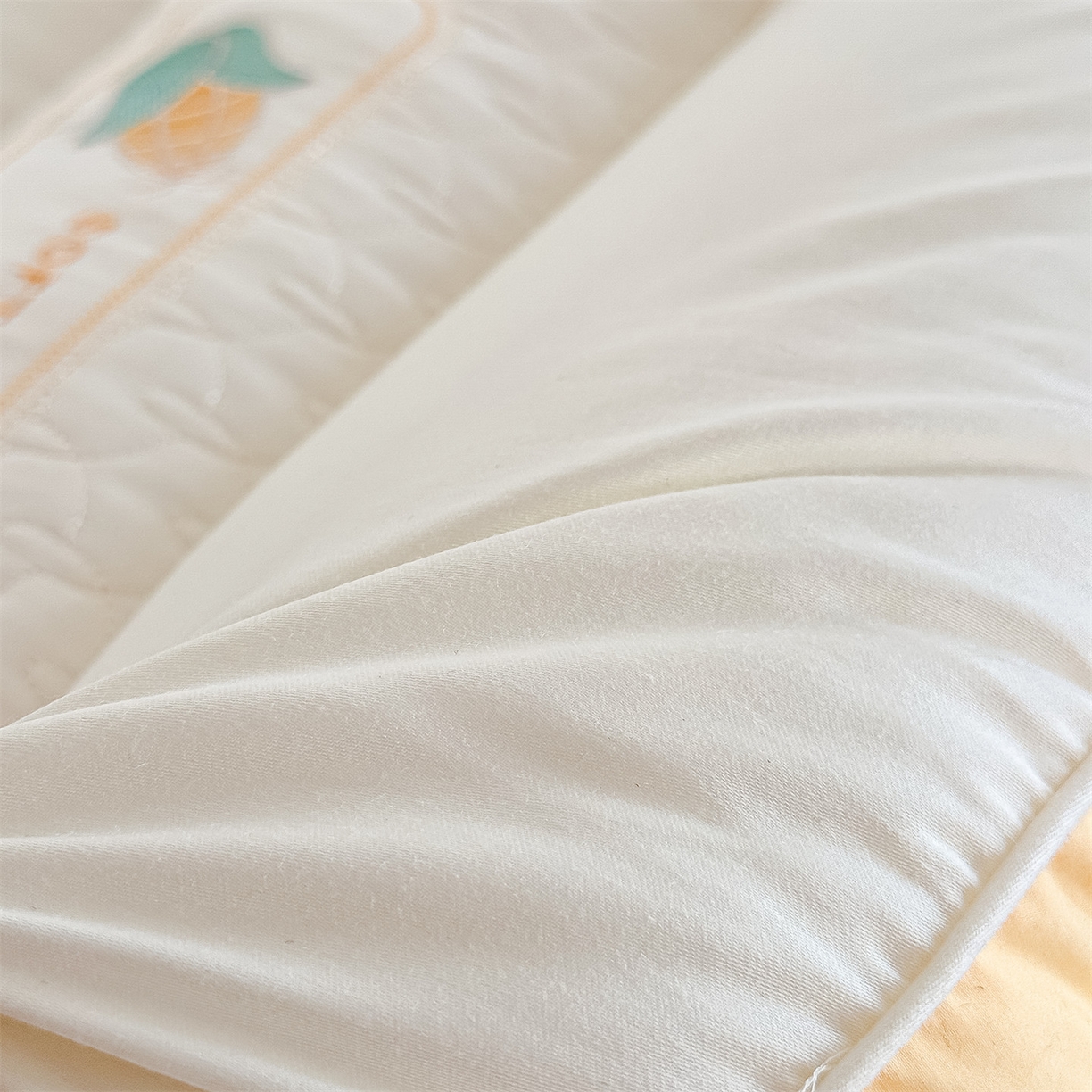 91家纺网 家纺一手货源 找家纺 （总）麦肯锡 2025新款玉米蛋白护颈枕枕头枕芯