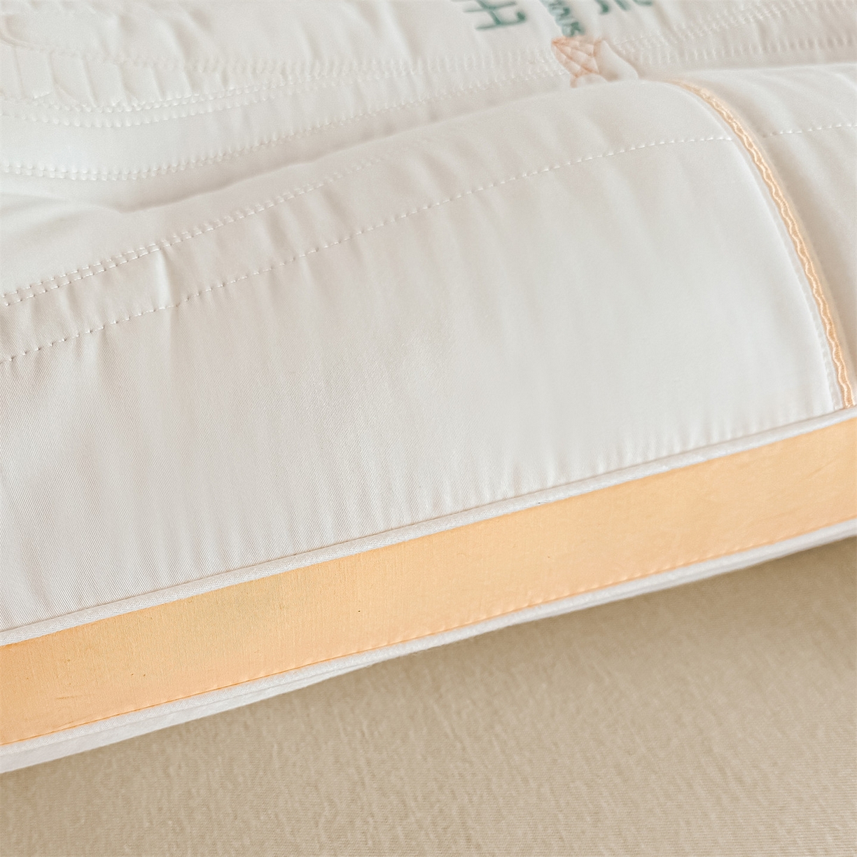 91家纺网 家纺一手货源 找家纺 麦肯锡 2025新款玉米蛋白护颈枕枕头枕芯 玉米蛋白护颈枕