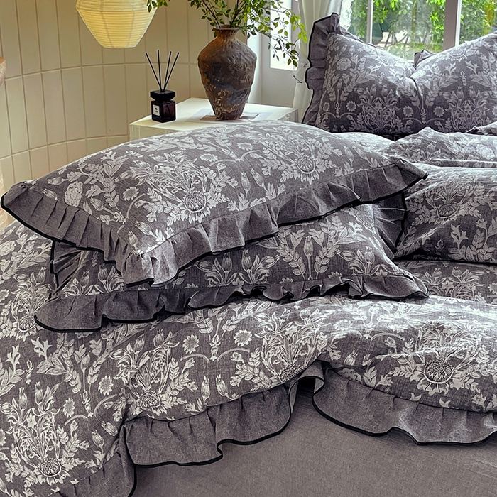 91家纺网 家纺一手货源 找家纺 宝士康家纺 2025新款原麻荷叶边四件套 人间草木