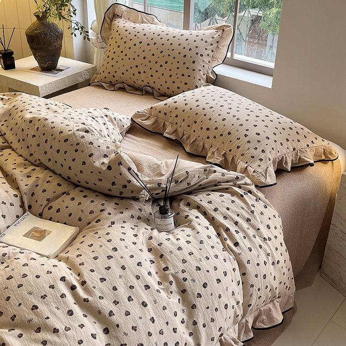 91家纺网 家纺一手货源 找家纺 宝士康家纺 2025新款原麻荷叶边四件套 精致豹纹