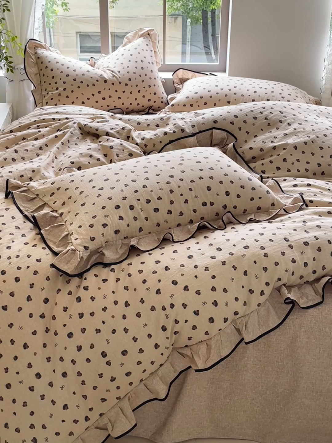 91家纺网 家纺一手货源 找家纺 宝士康家纺 2025新款原麻荷叶边四件套 精致豹纹