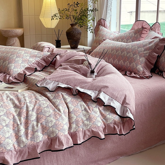 91家纺网 家纺一手货源 找家纺 宝士康家纺 2025新款原麻荷叶边四件套 时光森林