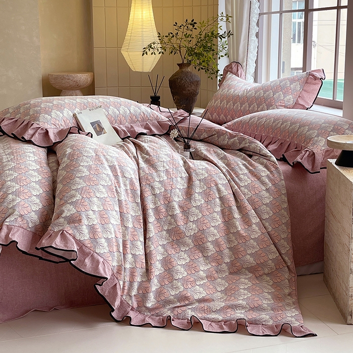 91家纺网 家纺一手货源 找家纺 宝士康家纺 2025新款原麻荷叶边四件套 时光森林