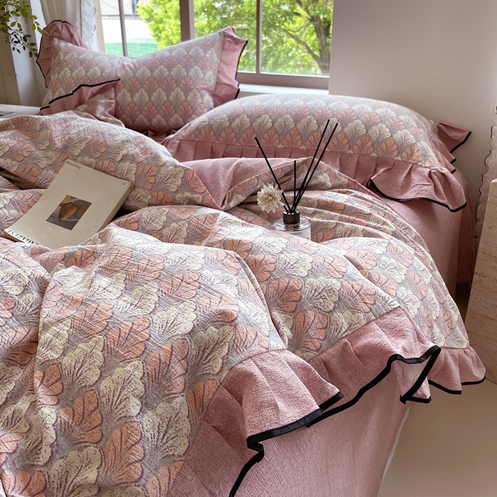 91家纺网 家纺一手货源 找家纺 宝士康家纺 2025新款原麻荷叶边四件套 时光森林