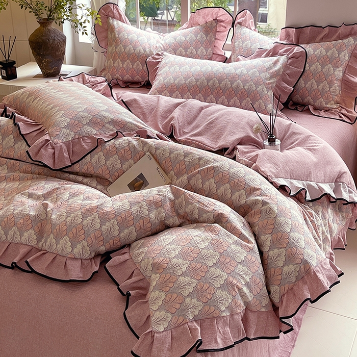 91家纺网 家纺一手货源 找家纺 宝士康家纺 2025新款原麻荷叶边四件套 时光森林