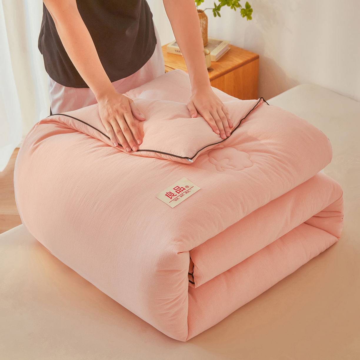 91家纺网 家纺一手货源 找家纺 熙宴家纺 2025新款水洗棉嵌绳款100%新疆棉花被 粉玉