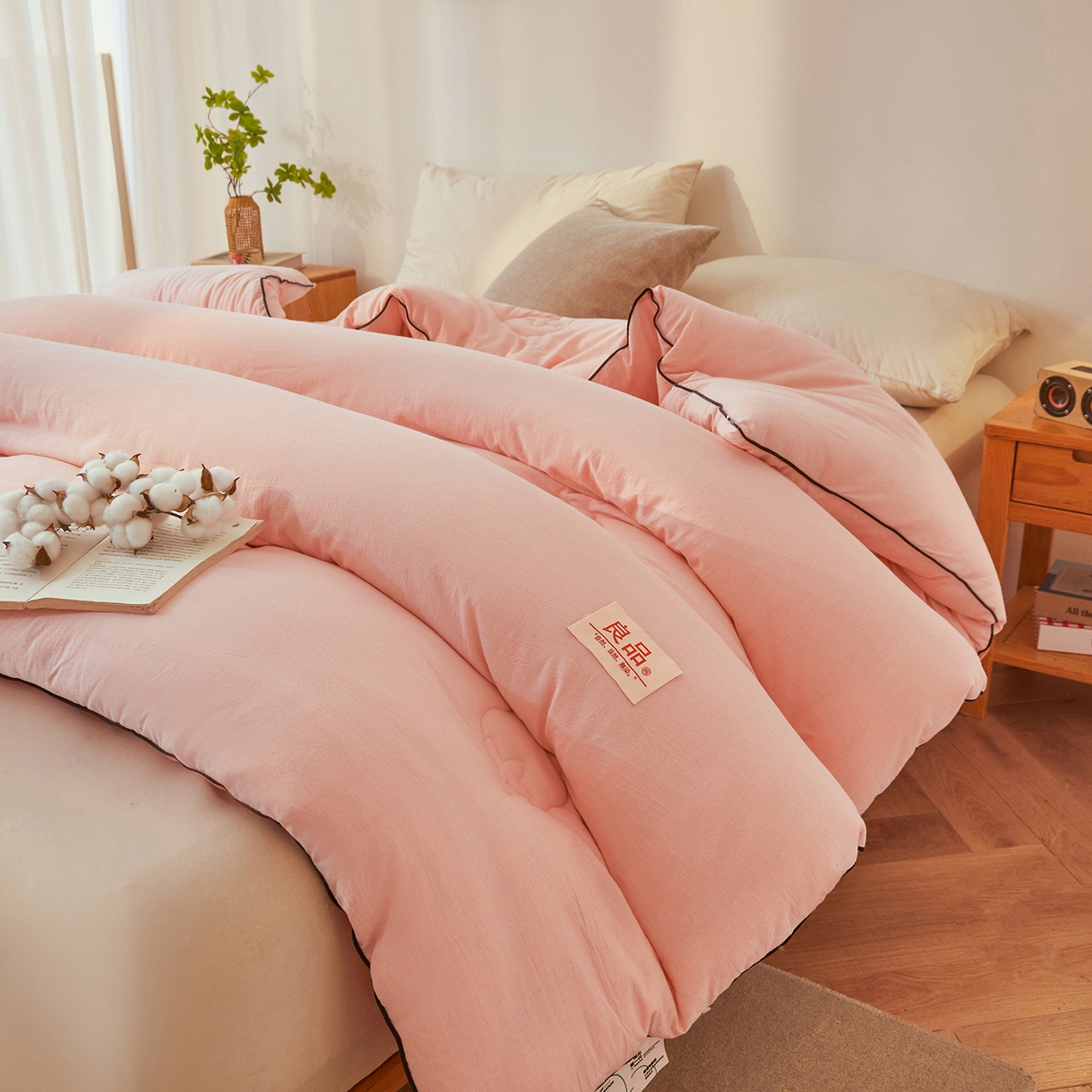91家纺网 家纺一手货源 找家纺 熙宴家纺 2025新款水洗棉嵌绳款100%新疆棉花被 粉玉