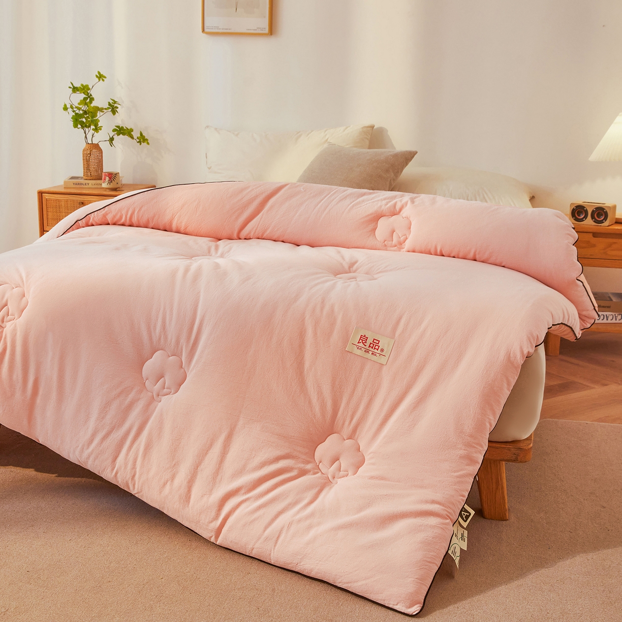 91家纺网 家纺一手货源 找家纺 熙宴家纺 2025新款水洗棉嵌绳款100%新疆棉花被 粉玉