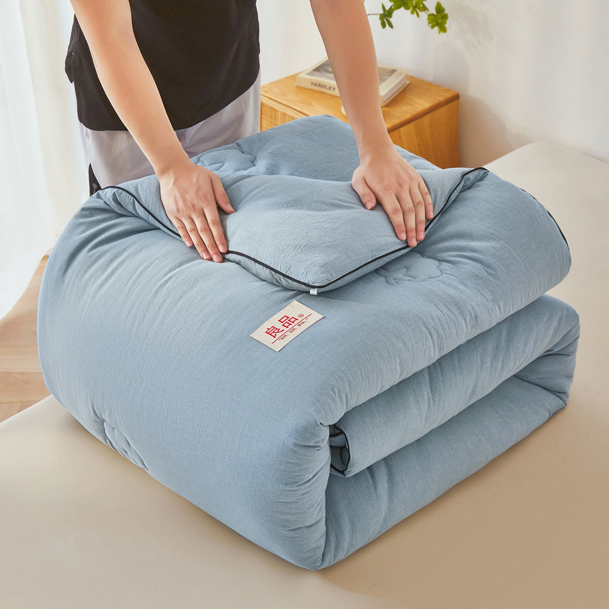 91家纺网 家纺一手货源 找家纺 熙宴家纺 2025新款水洗棉嵌绳款100%新疆棉花被 雾蓝