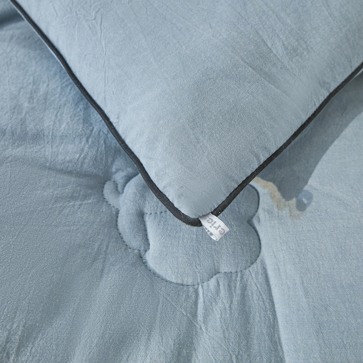 91家纺网 家纺一手货源 找家纺 熙宴家纺 2025新款水洗棉嵌绳款100%新疆棉花被 雾蓝