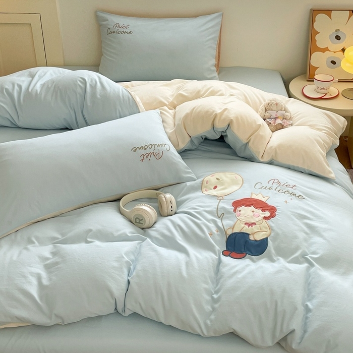 91家纺网 家纺一手货源 找家纺 麦空家居 2025新款抗菌水洗皱棉贴布绣四件套学生三件套-糖果梦 小王子-天空兰