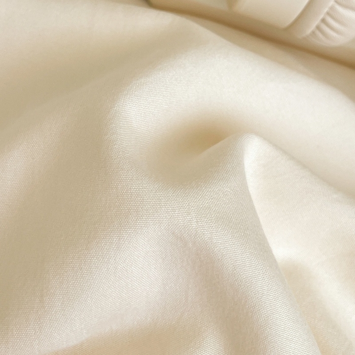 91家纺网 家纺一手货源 找家纺 麦空家居 2025新款抗菌水洗皱棉贴布绣四件套学生三件套-糖果梦 乐琪女孩-奶昔白