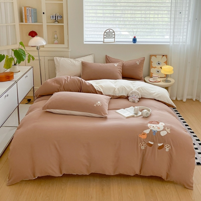 91家纺网 家纺一手货源 找家纺 麦空家居 2025新款抗菌水洗皱棉贴布绣四件套学生三件套-糖果梦 泰迪熊-太妃糖