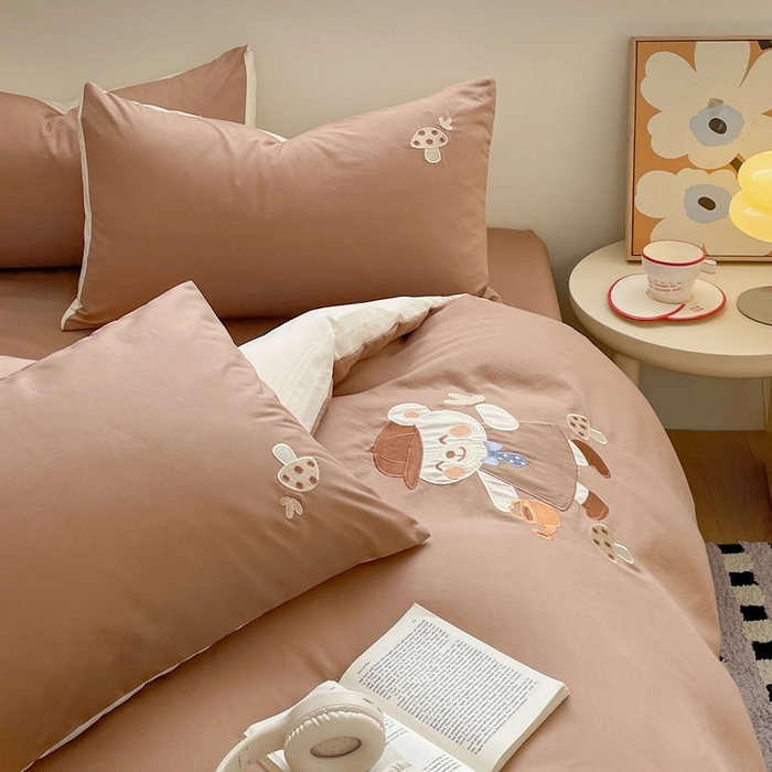 91家纺网 家纺一手货源 找家纺 麦空家居 2025新款抗菌水洗皱棉贴布绣四件套学生三件套-糖果梦 泰迪熊-太妃糖