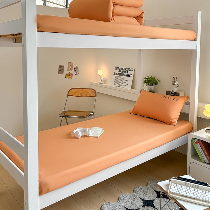 91家纺网 家纺一手货源 找家纺 麦空家居 2025新款 学生季 抗菌水洗棉刺绣学生三件套 - 布丁系列 爱玛橙