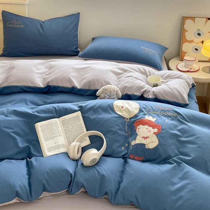 91家纺网 家纺一手货源 找家纺 麦空家居 2025新款抗菌水洗皱棉贴布绣四件套学生三件套-糖果梦 小王子-宾利蓝