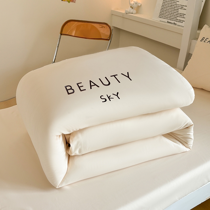 91家纺网 家纺一手货源 找家纺 麦空家居 2025新款 学生季 抗菌水洗棉刺绣学生三件套 - 布丁系列 奶昔白