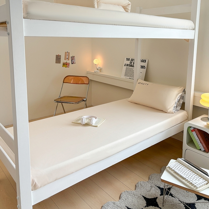 91家纺网 家纺一手货源 找家纺 麦空家居 2025新款 学生季 抗菌水洗棉刺绣学生三件套 - 布丁系列 奶昔白