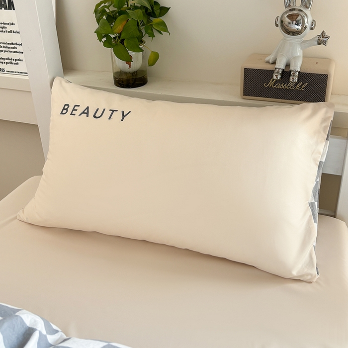 91家纺网 家纺一手货源 找家纺 麦空家居 2025新款 学生季 抗菌水洗棉刺绣学生三件套 - 布丁系列 奶昔白