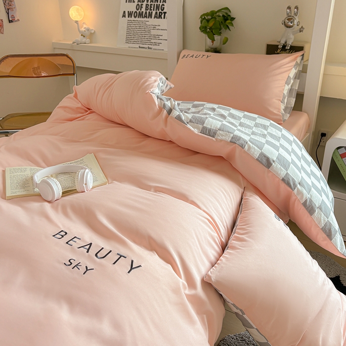 91家纺网 家纺一手货源 找家纺 麦空家居 2025新款 学生季 抗菌水洗棉刺绣学生三件套 - 布丁系列 奶油粉