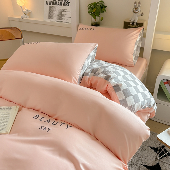 91家纺网 家纺一手货源 找家纺 麦空家居 2025新款 学生季 抗菌水洗棉刺绣学生三件套 - 布丁系列 奶油粉