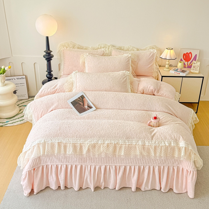 91家纺网 家纺一手货源 找家纺 锦格家纺 2025新款A类高克重雕花牛奶绒花边四件套 梦幻-玉粉