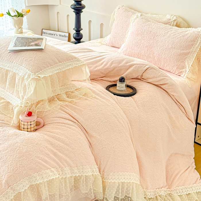 91家纺网 家纺一手货源 找家纺 锦格家纺 2025新款A类高克重雕花牛奶绒花边四件套 梦幻-玉粉